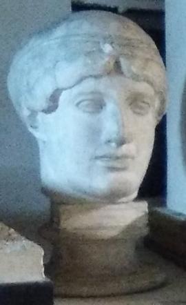 Cabeza de Deidamia del Templo de Zeus en Olimpia