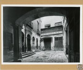 Casa particular en la calle Lladó de Barcelona [Patio]