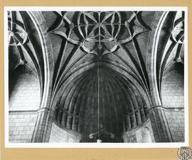 Iglesia de San Mateo de Logrosán [Interior. Detalle de las bóvedas de crucería y en forma de vene...