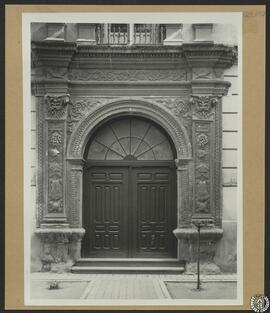 Palacio de Antonio de Mendoza, Guadalajara [Portada principal de acceso al palacio]