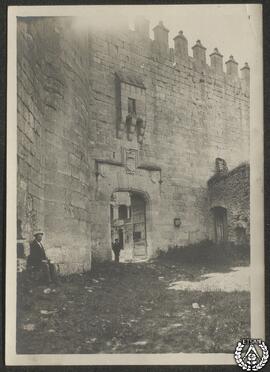 Cuéllar. Castillo [Fachada del patio de entrada]