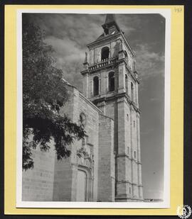 Campanario de la iglesia Magistral de Alcalá de Henares [Catedral Magistral de los Santos Justo y...