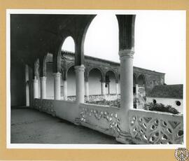 Palacio Ducal de Bornos. Galería alta del patio [gótico. Castillo Palacio de los Ribera]