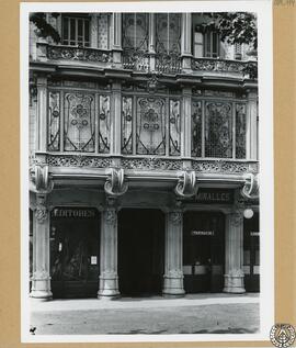 Casa particular en el Paseo de San Juan de Barcelona [Casa Josep Fiol, Paseo de San Juan, 45. Mir...