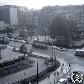 [Nuevos jardines-terrraza sobre el aparcamiento de la plza. de Adolfo García de Careaga. Colección 1. Imagen 12]
