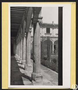 Universidad de Alcalá de Henares. Patio Trilingüe [Colegio menor de San Jerónimo o Trilingüe]