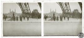 [Vistas de ciudades y edificios de Alemania, Bélgica y Francia. París. Exposición Universal de 19...