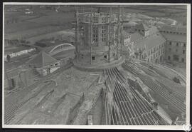 [Universidad Laboral de Gijón. Capilla. Proceso de construcción de la bóveda. Ejecución de la cub...