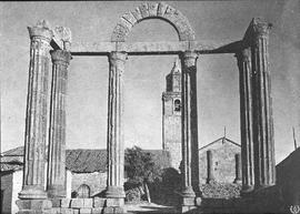 Talavera la Vieja (Cáceres). Ruinas de edificio romano