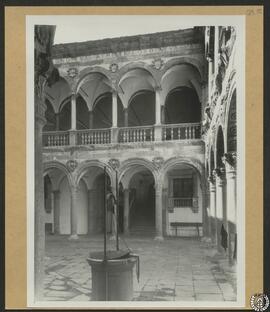 Castillo de La Calahorra en Granada. Patio