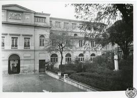 [Antigua Facultad de Medicina de Madrid, Hospital de San Carlos. Patio central. Imagen 2]