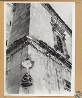 Catedral de Ciudad Real. Ventana y detalle de la fachada