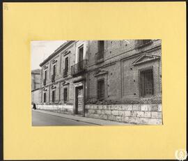 Palacio de Villagigero [sic] en Alcalá de Henares [Fachada. Palacio de Revillagigedo, Colegio de ...