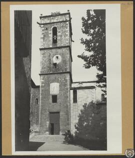 Iglesia parroquial de Arbucias, Gerona. Fachada y torre campanario [Iglesia de San Quirce y Santa...