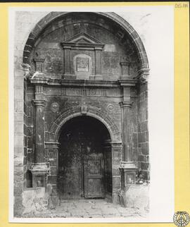 Iglesia de Puebla de Arenoso [Portada de la iglesia de Nuestra Señora de los Ángeles]