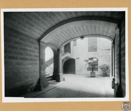[Patio del Palacio Pignatelli de Barcelona. Actual sede del Real Círculo Artístico, Instituto Bar...