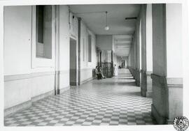 [Antigua Facultad de Medicina de Madrid, Hospital de San Carlos. Vista de un pasillo. Imagen 5]