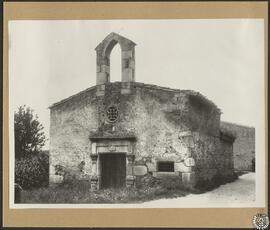 Ermita de los dolores en Vidreras, Gerona. Fachada y espadaña