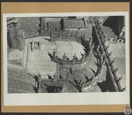 Catedral de Santiago de Compostela. Cubierta románica y pináculos de la cabecera