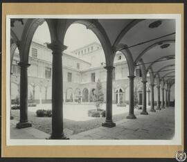 Abadía del Sacromonte de Granada, Colegiata de San Cecilio. Patio