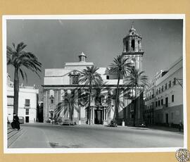 Iglesia de Santiago en Cádiz [Fachada principal]