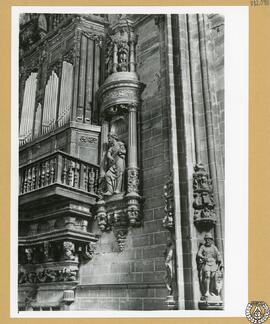 Catedral de Plasencia [Decoración del órgano de la Catedral Nueva: escultura de Orfeo tocando la ...