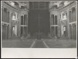[Universidad Laboral de Gijón. Capilla. Vista del altar]