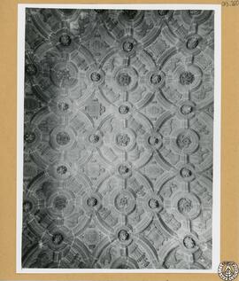 Iglesia de Santo Domingo de Sanlúcar de Barrameda. Arcada del coro [Detalle de los casetones de l...