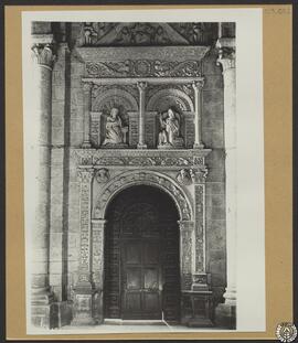 Catedral de Santiago de Compostela. Puerta del claustro [a la sacristía]