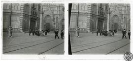 [Vistas de ciudades y edificios de Italia. Florencia. Plaza del Duomo]