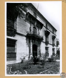 Casa marquesa de Domecq en Jerez de la Frontera [Portada de la fachada principal. Palacio Domecq]
