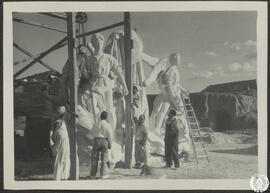 [Grupo escultórico del monumento a los héroes del cuartel de Simancas en el taller. Imagen 6]