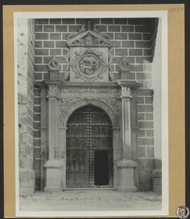 Iglesia de Puebla de Don Fadrique, Granada [Portada de la iglesia de Santa María de la Quinta Angustia]
