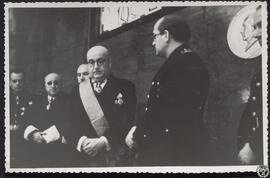 [Solemne sesión académica en el salón de actos para celebrar el I Centenario de la fundación de l...