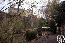 [Recorrido por el Romeral de San Marcos. Imagen 3] El alcázar y el puente romano desde la calleja...