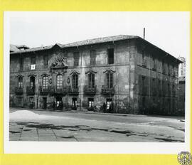 Palacio Heredia [Palacio Valdecarzana-Heredia. Actualmente Audiencia Territorial de Asturias]