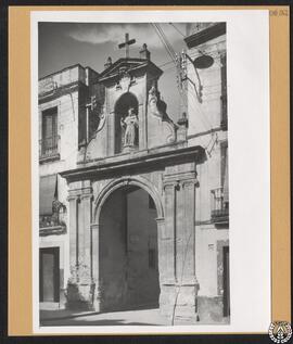 Iglesia de la Ajarquía de Córdoba. Puerta de entrada al patio [de la iglesia de San Francisco y S...
