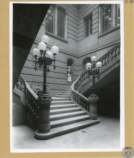 Colegio de Notarios de Barcelona [Escaleras del patio]