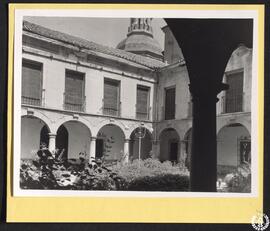 Colegio del Rey en Alcalá de Henares [Patio. Colegio Menor de San Felipe y Santiago]