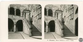 Firenze. Museo Nazionale, cortile e scala