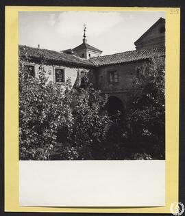 Convento de Franciscanas de Santa Úrsula en Alcalá de Henares [Patio]
