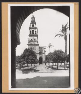Mezquita de Córdoba. Patio de los Naranjos y torre campanario