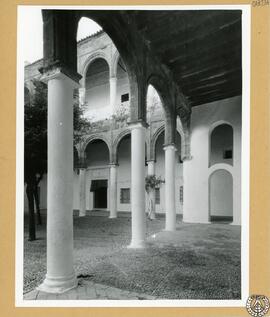 Palacio Ducal de Bornos. Galería alta y baja [del patio gótico. Castillo Palacio de los Ribera]