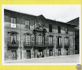 Palacio de Heredia [Palacio Valdecarzana-Heredia. Actualmente Audiencia Territorial de Asturias]