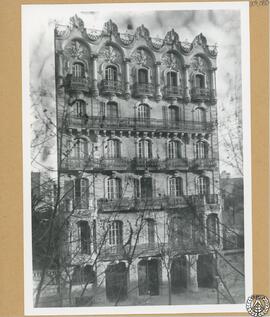 Casa Recolons en Barcelona [Casa Esteban Recolons Lladó, calle Roselló, 192]
