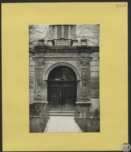 Palacio de Antonio de Mendoza, Guadalajara. Portada [del palacio]
