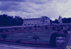 [Imágenes de Angers, Chenonceaux, Chambord y Blois]
