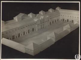 [Universidad Laboral de Gijón. Maqueta. Vista aérea patio principal. Teatro]