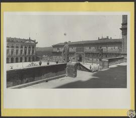 Catedral de Santiago de Compostela. Terraza. Al fondo el Hospital y el Palacio Rajoi