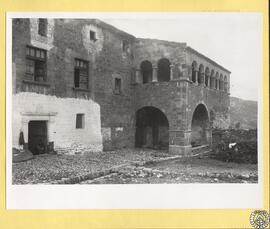 Monasterio de Puebla de Benifasar, Castellón [Galería porticada sobre la Puerta Real. Real Conven...